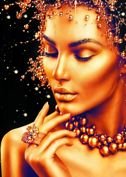 Алмазная мозаика 30x40 Женщина в золотистых украшениях